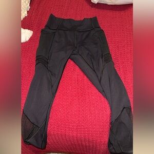Lululemon mesh capri leggings